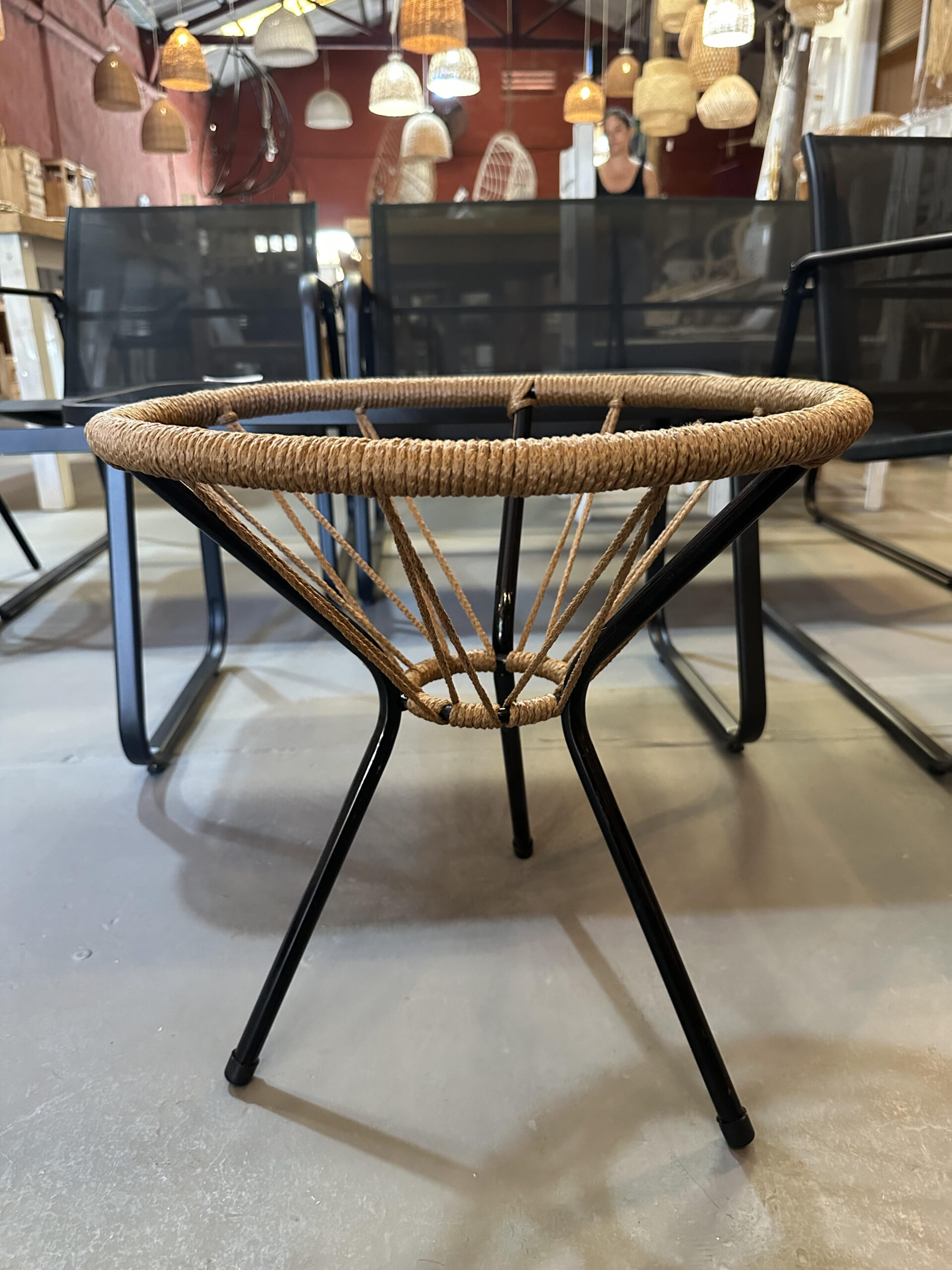 mesa acapulco yute marron